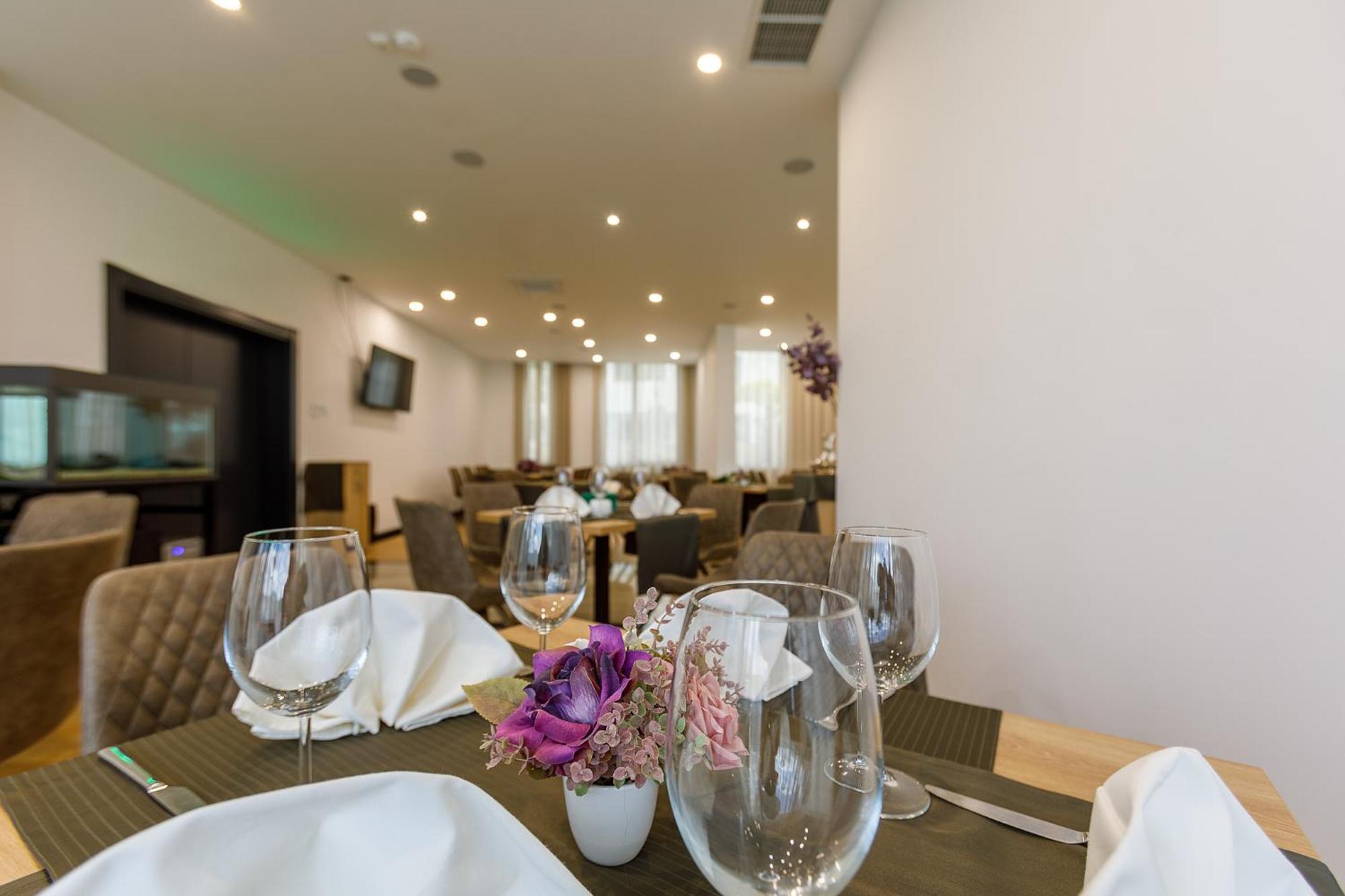 Blue Star Luxury Hotel โซเฟีย ภายนอก รูปภาพ